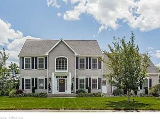 8 Rose Clf, Farmington, CT 06032