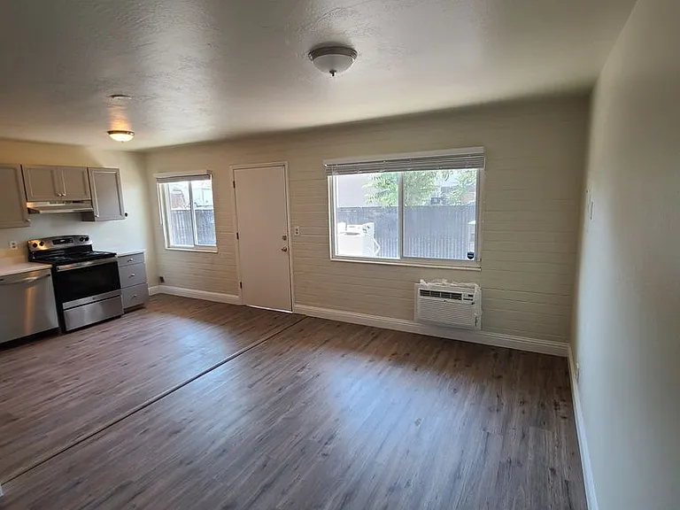 642 Spokane St — Photo 10