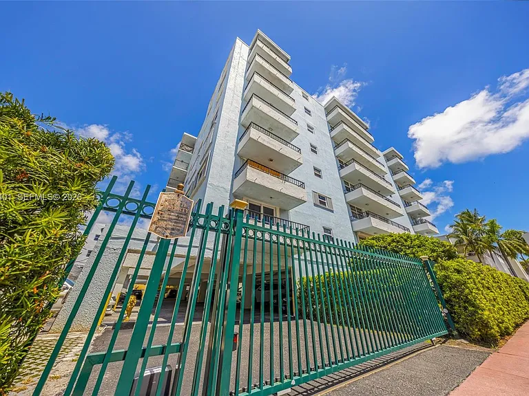 720 Collins Ave #603 — Photo 40