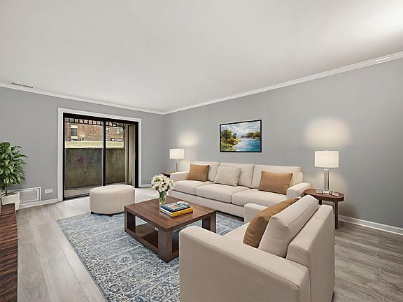 2nd image of 2208 Country Club Dr APT 6