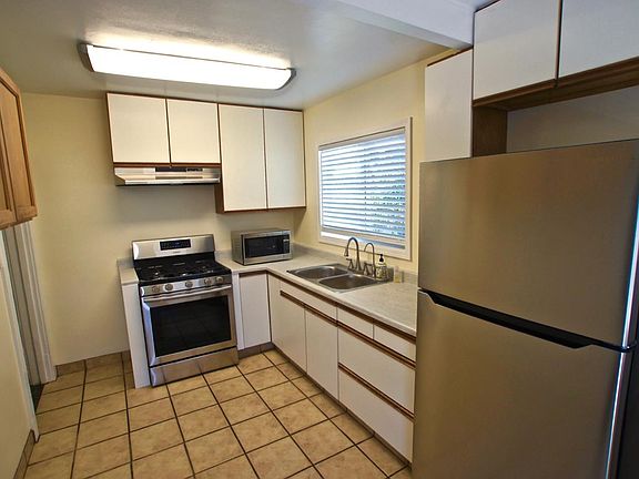 4th image of 880 Brookwood Ave