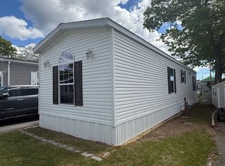 3132 Cranberry Hwy #40, Buzzards Bay, MA 02532