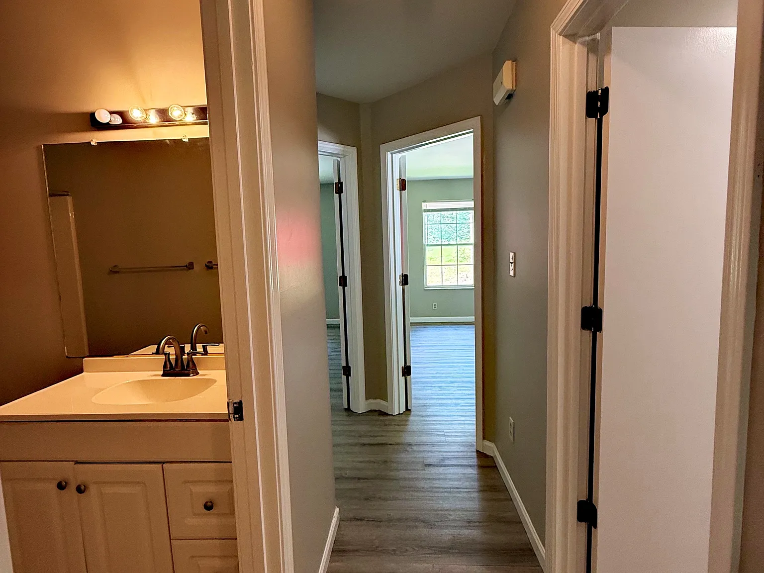 101 Loveless Lane - 3 — Photo 2