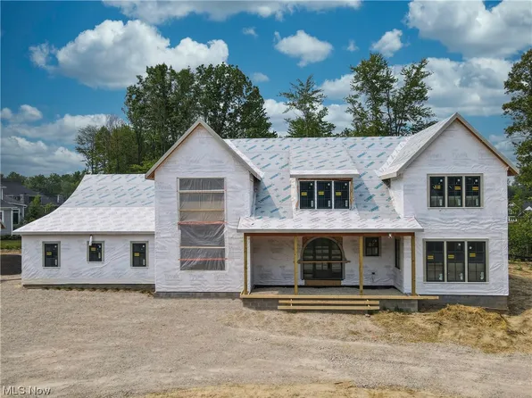 8251 Poplar Way, Chagrin Falls, OH 44023