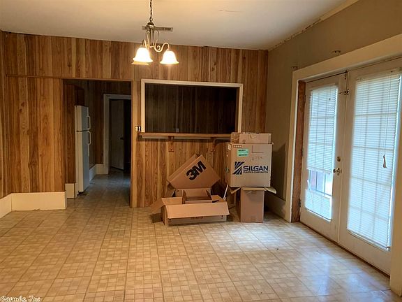 4th image of 929 Shorthorn Dr