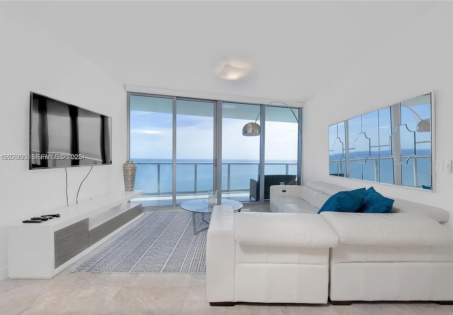 2 bed, 1479 sqft, $9,600 — Photo 2