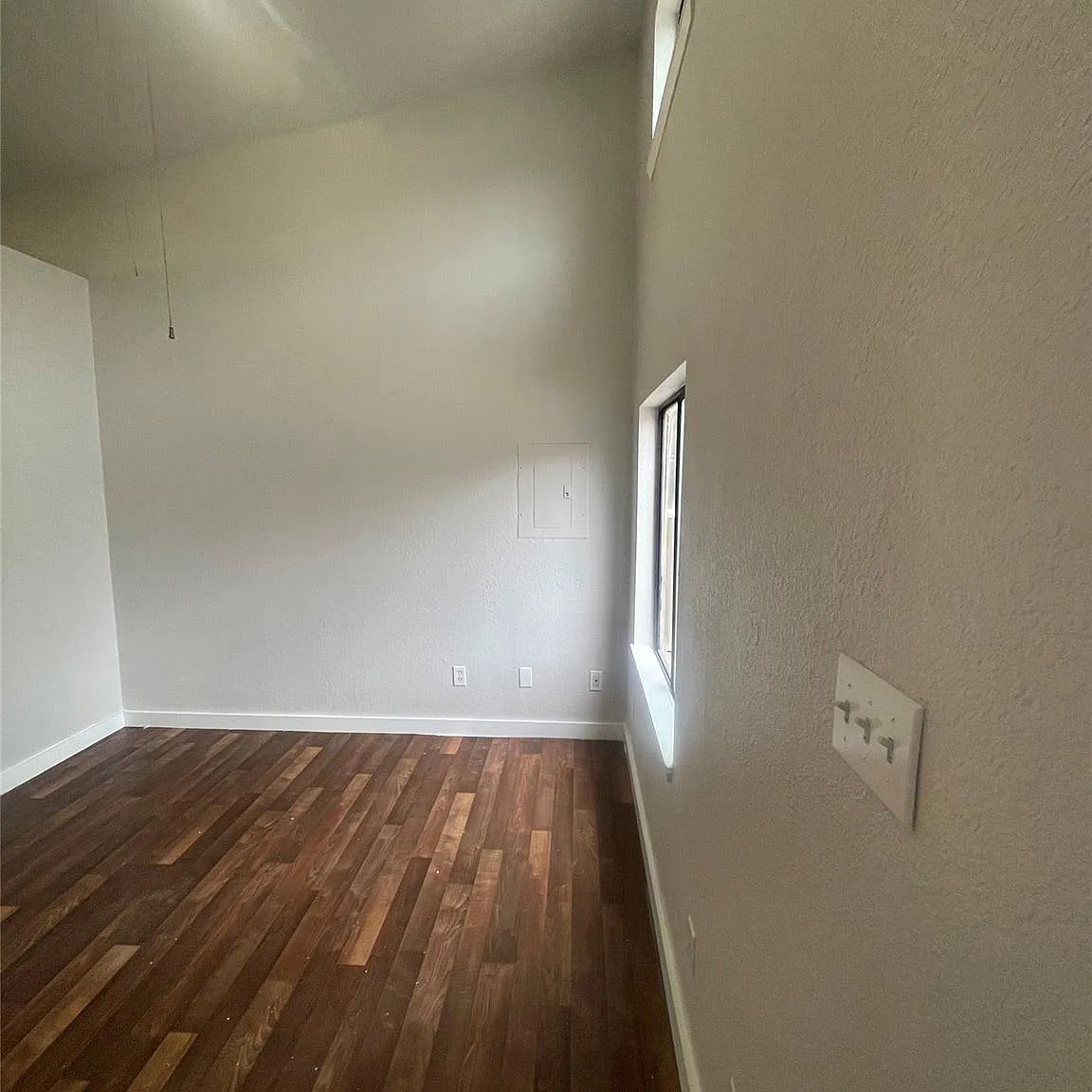 1 bed, 1.0 bath, 700 sqft, $925 — Photo 3