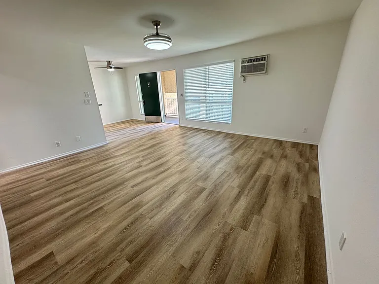 20317 Saticoy St — Photo 25