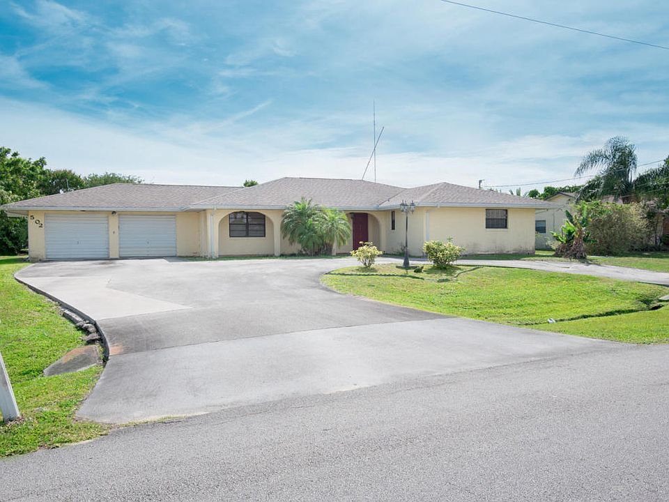 1st image of 502 SW Violet Ave