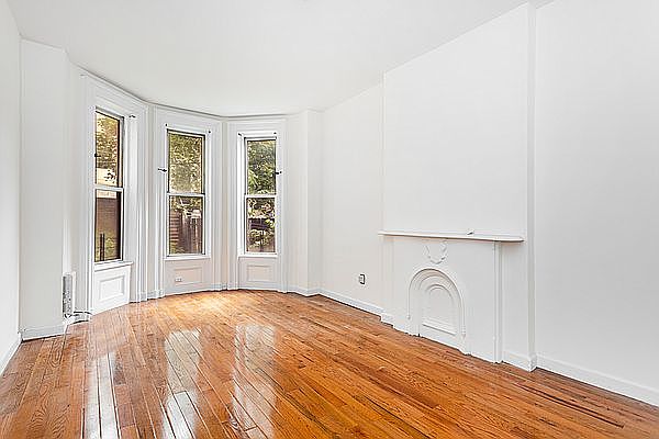 1st image of 229 Ashland Pl #1