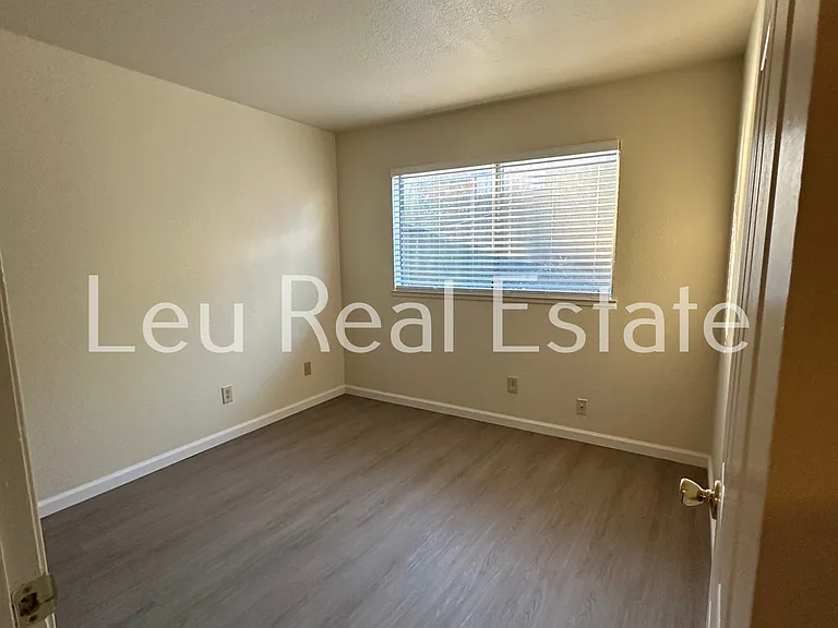 4541 Zachary Way — Photo 13