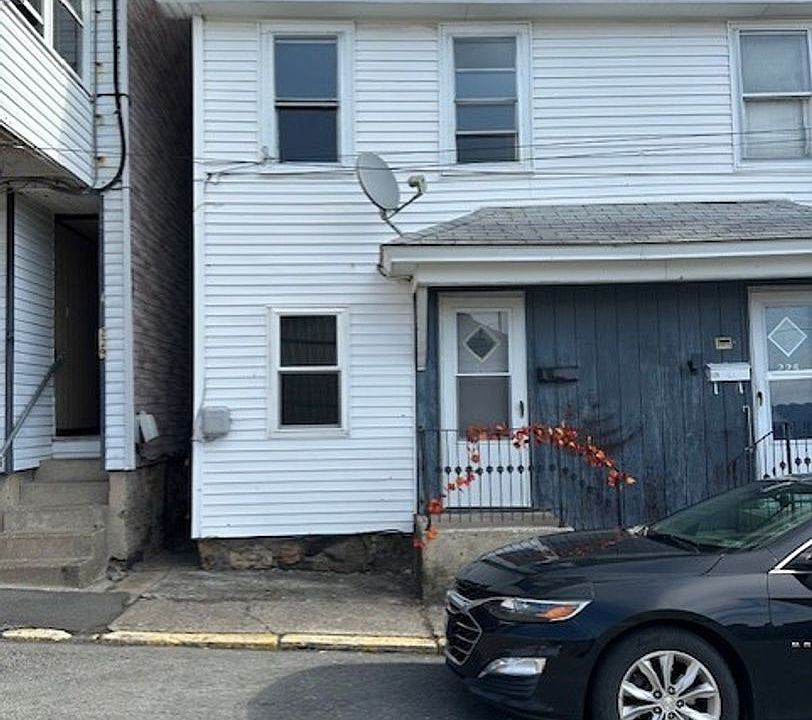 1st image of 225 Tunnel St #227