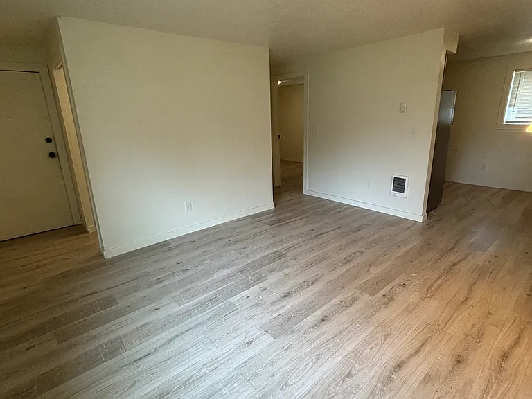 1339 10th Ave #11 — Photo 4