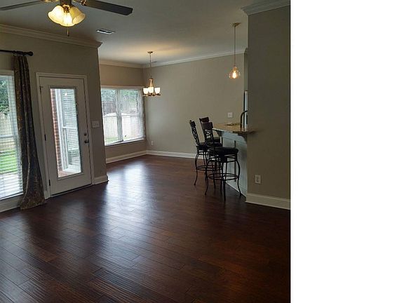 3rd image of 3102 Connomara Ct SE