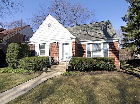4th image of 7932 Kolmar Ave