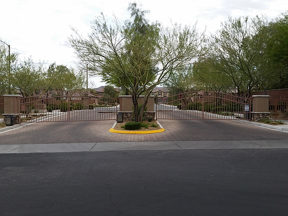 Easy Access to I-15 & 215