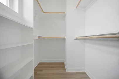 909 Baltic Ave — Photo 13