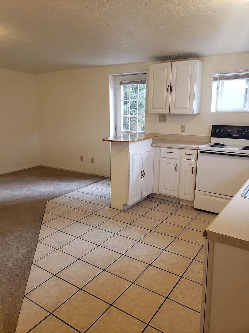 Water, Sewer, Trash & Laundry Included! Stand-Alone 2br Home Across From Colorado School Of Mines — Photo 2