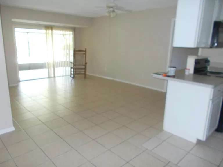 4261 Island Cir #F — Photo 3