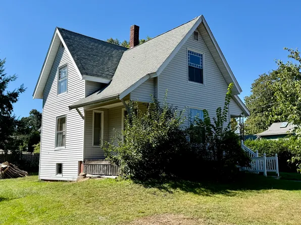 51 Crescent St, Whitman, MA 02382