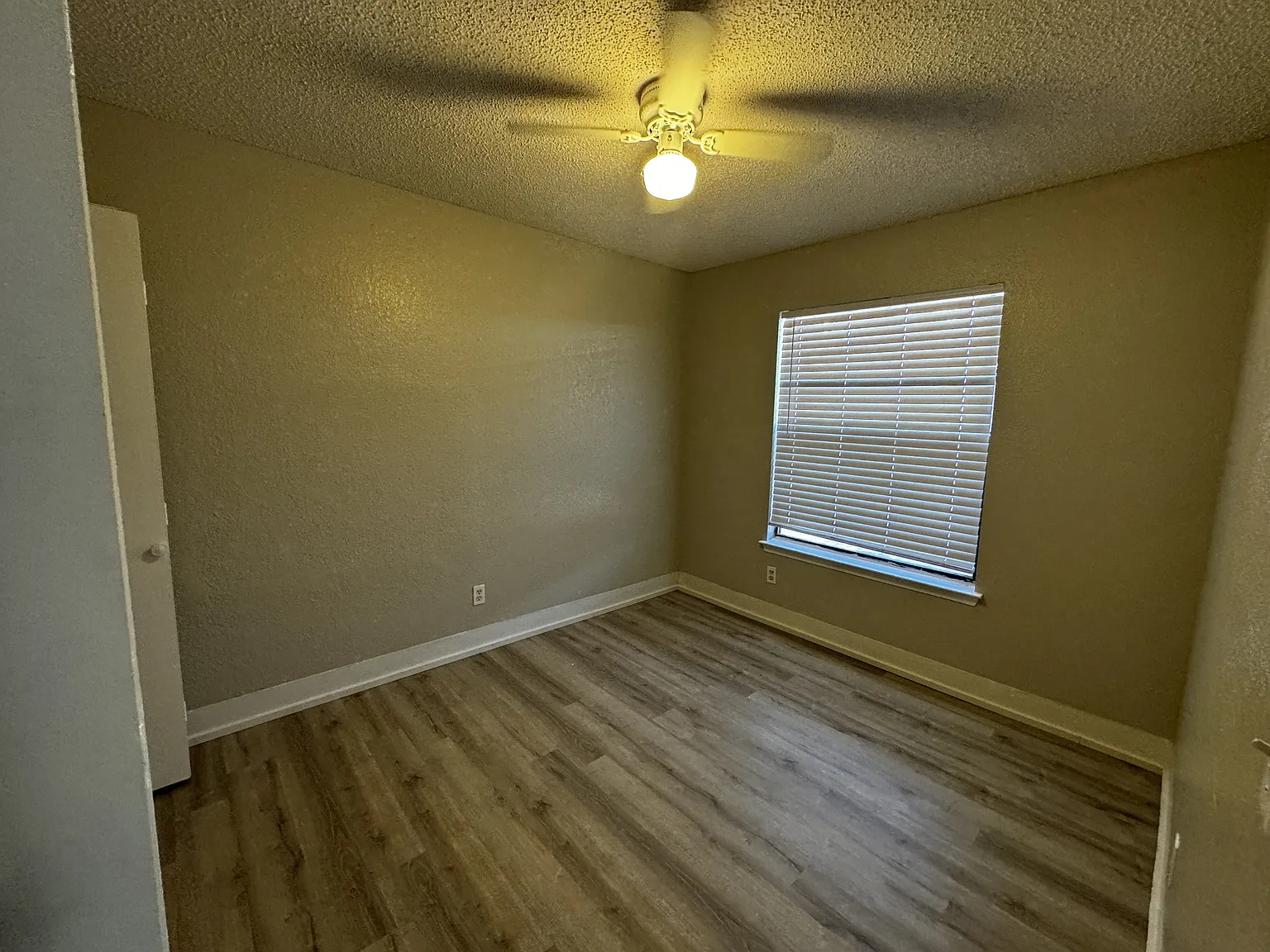 13340 Horizon Boulevard APT #07 - 3 — Photo 2