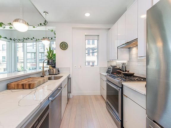 5th image of 332 Newark Ave #2B