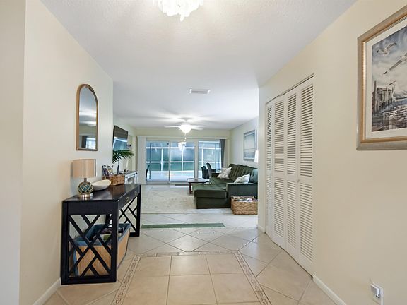 5th image of 9 Crompton Pl