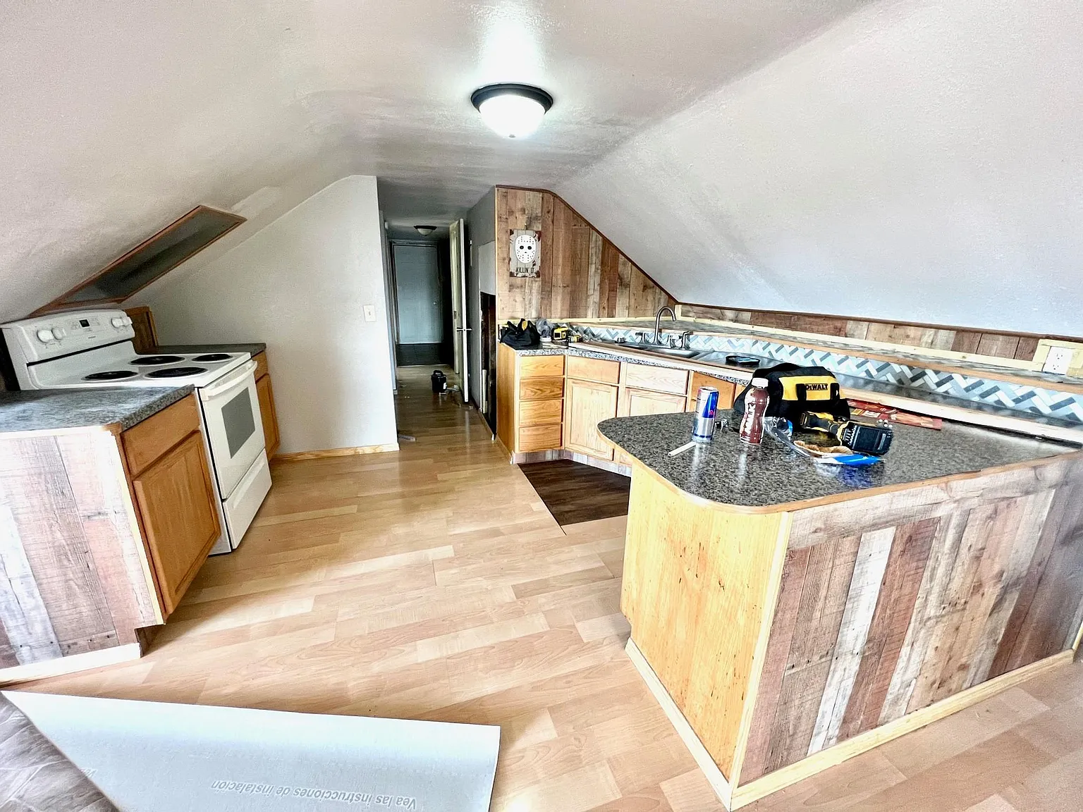 108 Folsom St W — Photo 2