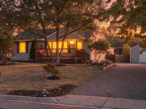 519 Doris Ave, Shoreview, MN 55126