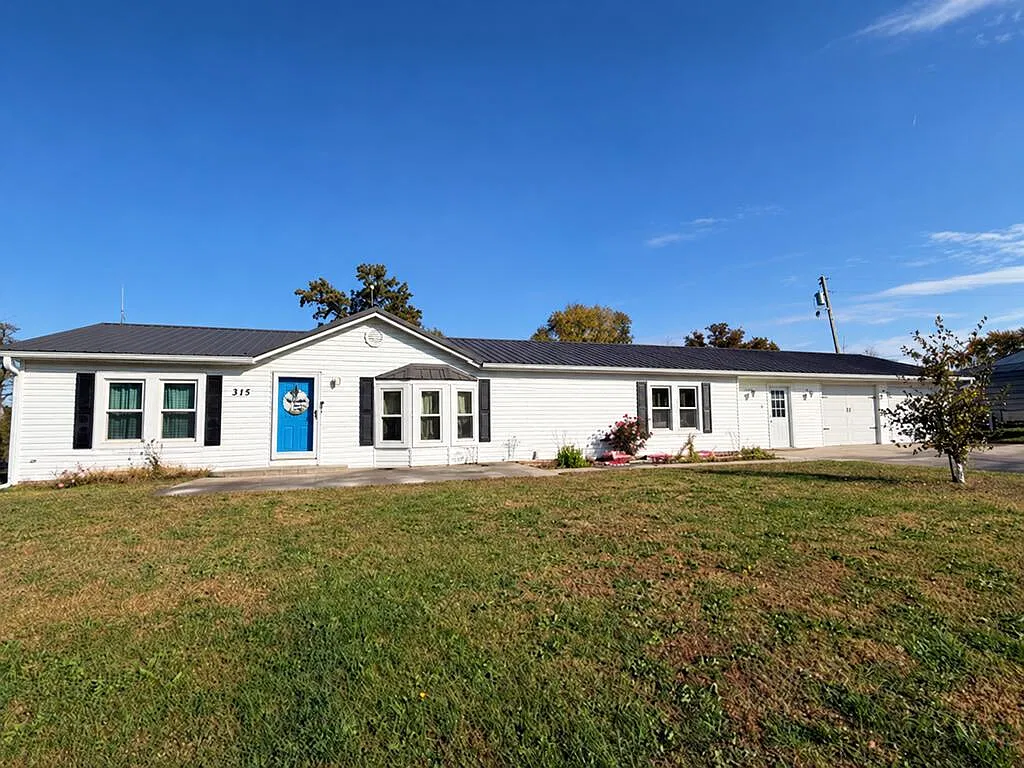 3 bed, 1568 sqft, $180,000 — Photo 1