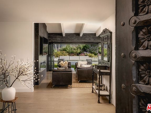 5th image of 344 Arno Way