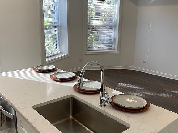 5th image of 6233 S Langley Ave #2S