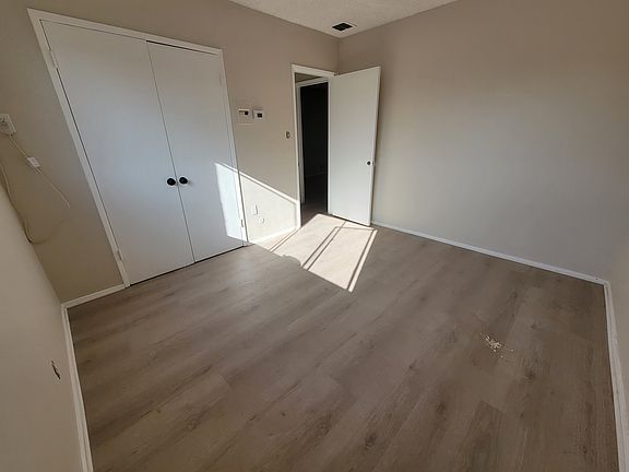 4th image of 13531 Wyandotte St APT 4