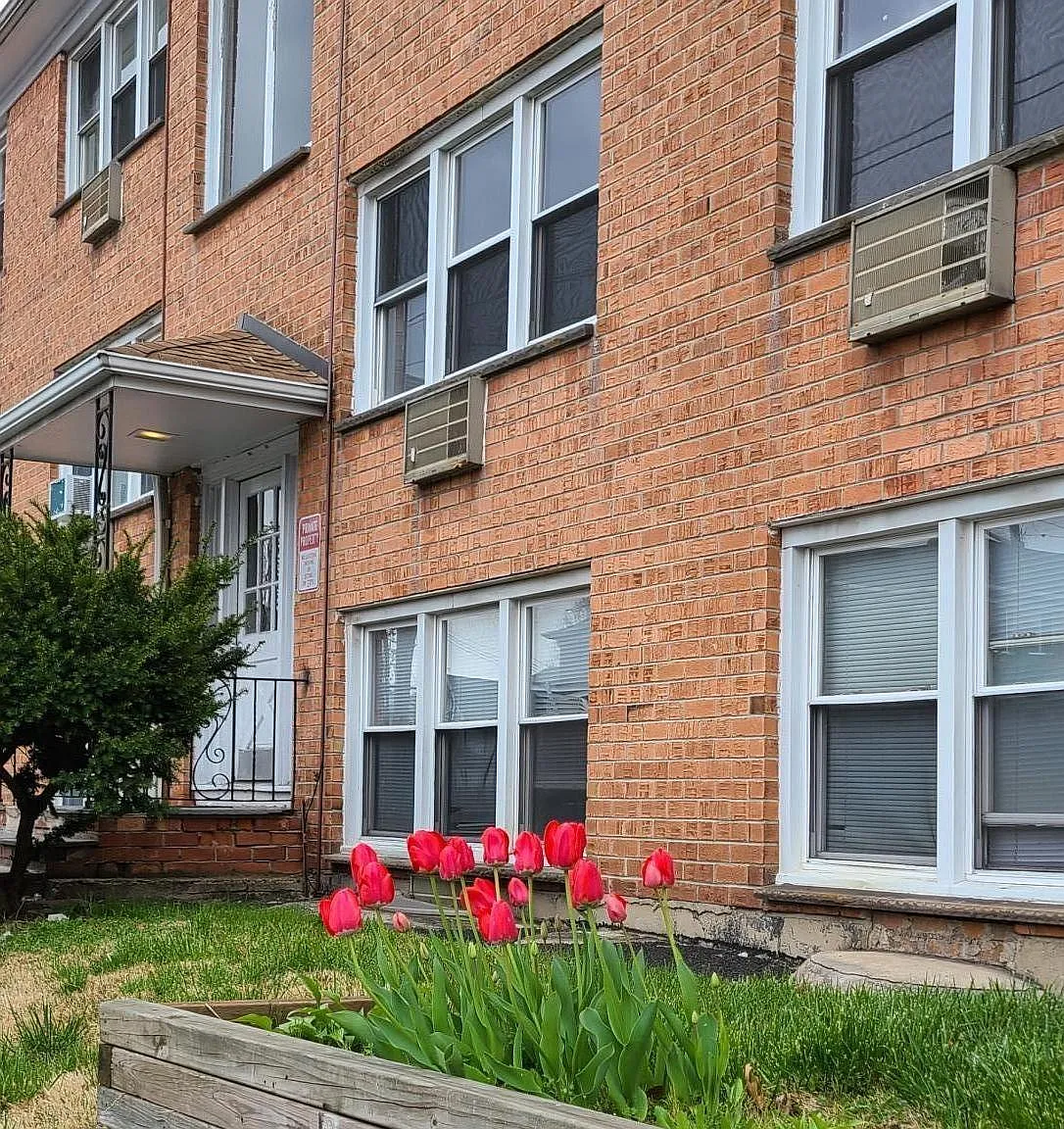 2 bed, 800 sqft, $1,695 — Photo 1