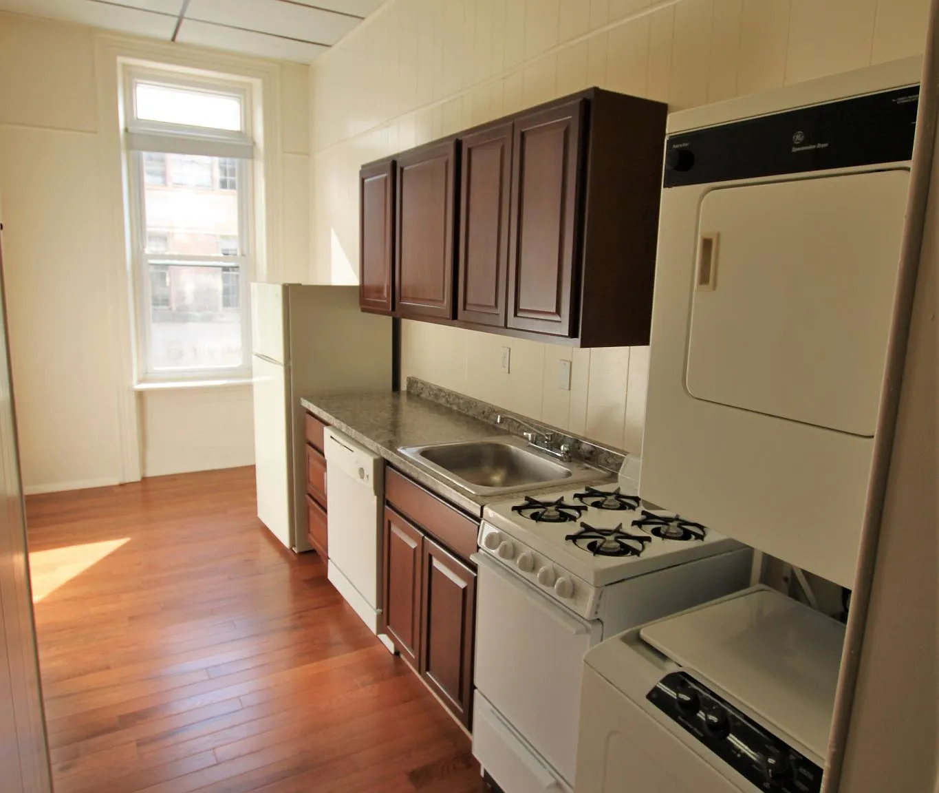Robin Apartments — Photo 3