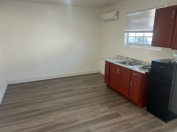 (undisclosed Address), Hollywood, FL 33023