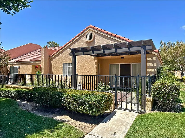 19051 Primrose Ln — Photo 20