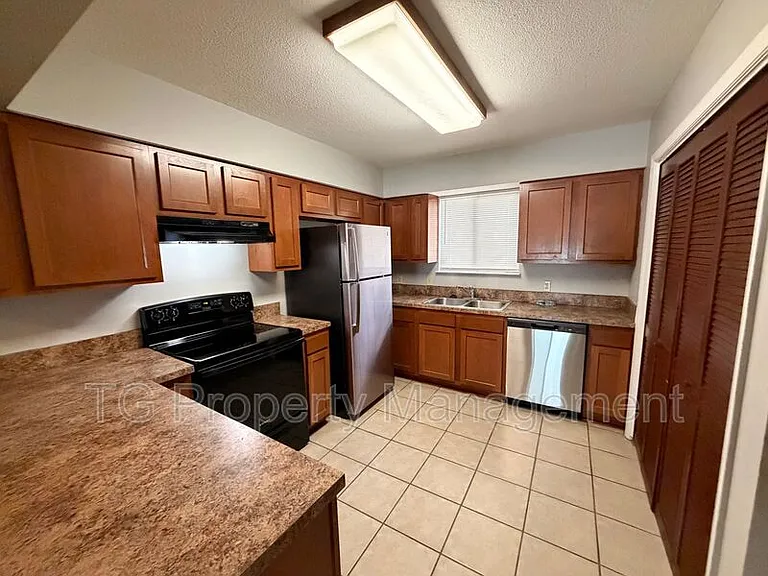 4403 Windergate Dr — Photo 10