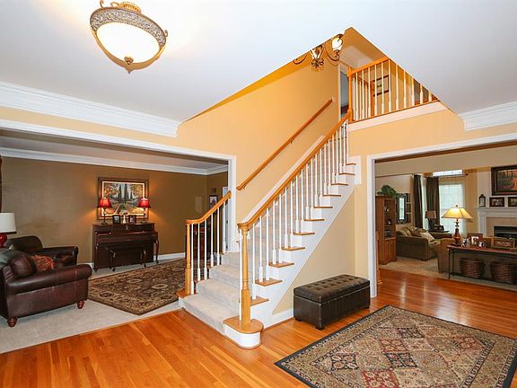 3rd image of 4766 Hampton Village Dr