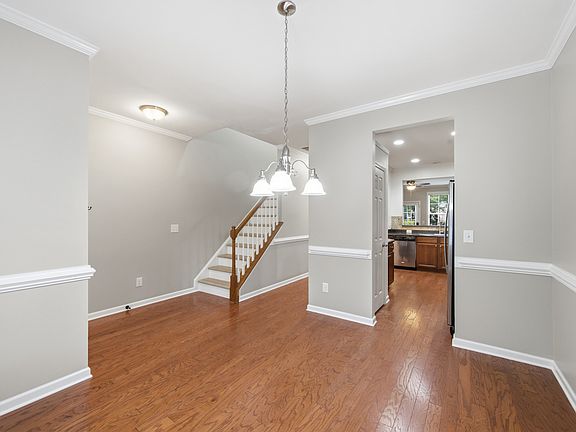 4th image of 3015 Berkeley Springs Pl