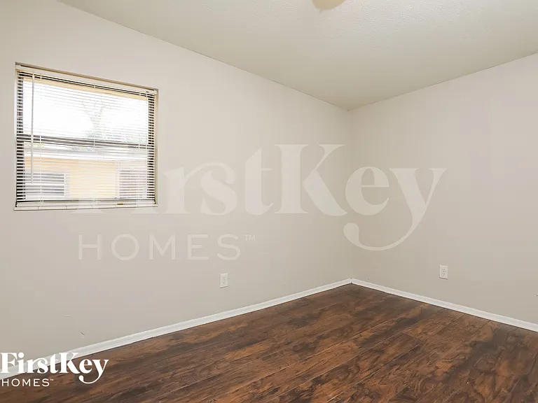 1030 Maxey Dr — Photo 13