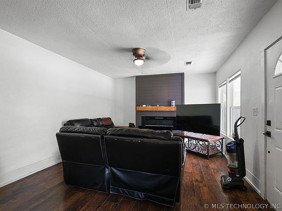 3rd image of 1320 N 4th Ave