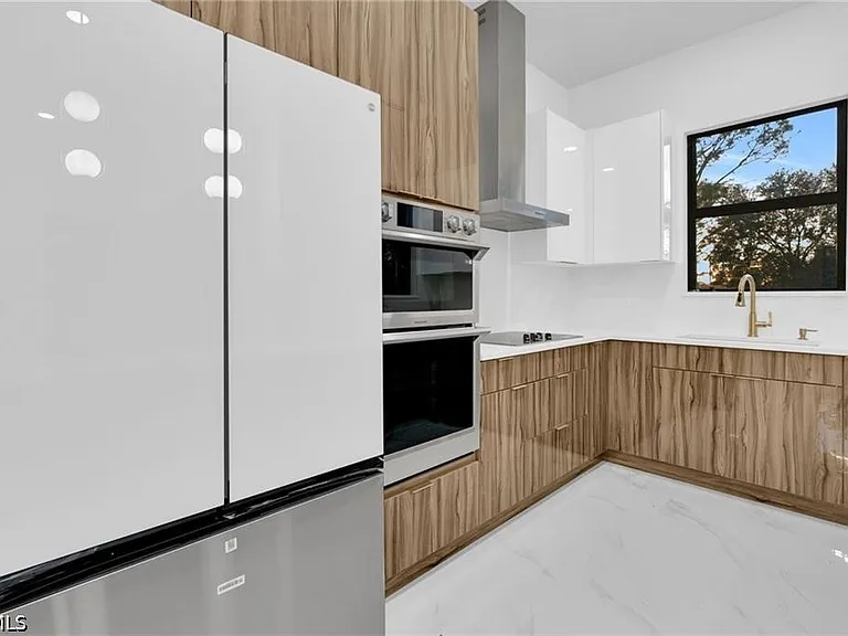 1601 Clark Ave — Photo 16
