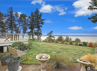 90 Edgewater Dr, Camano Island, WA