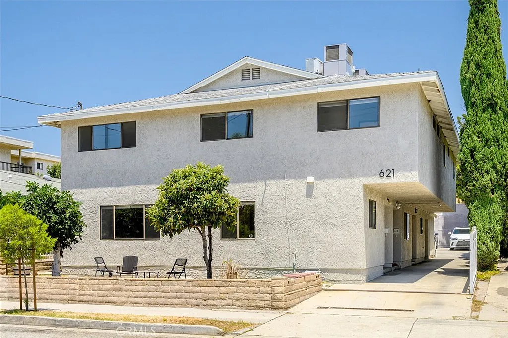 3 bed, 2.5 bath, 1667 sqft, $3,500 — Photo 1