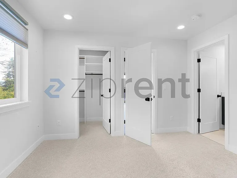 4605 NE 107th St — Photo 22