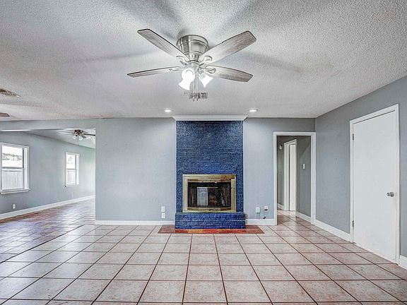 4th image of 268 Janet Dr