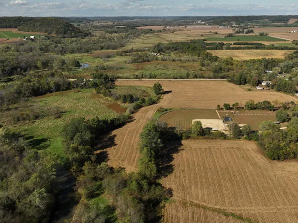 Fulton St, Lone Rock, WI 53556