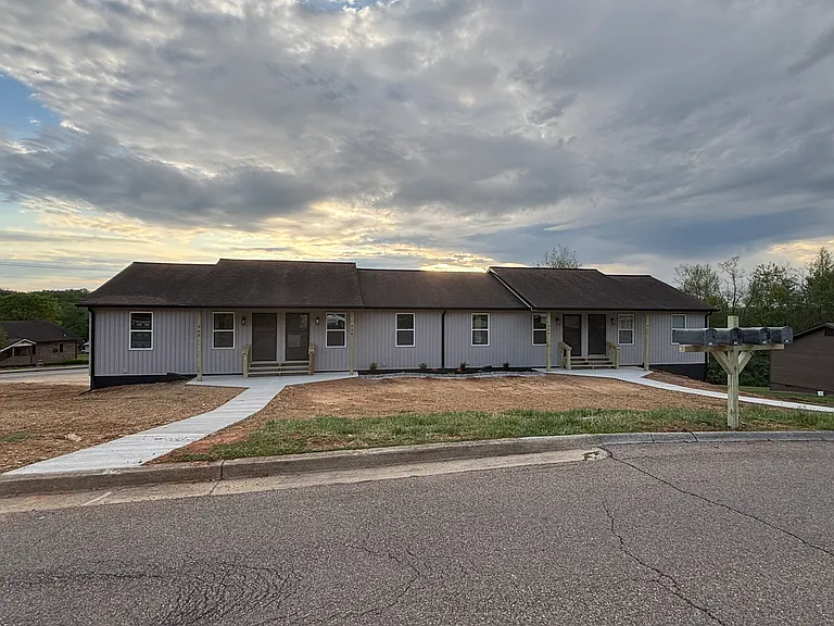 932 Gaston St #936 — Photo 16