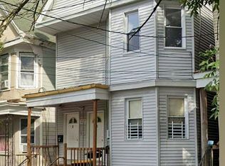 748 S 16th St, Newark, NJ 07103